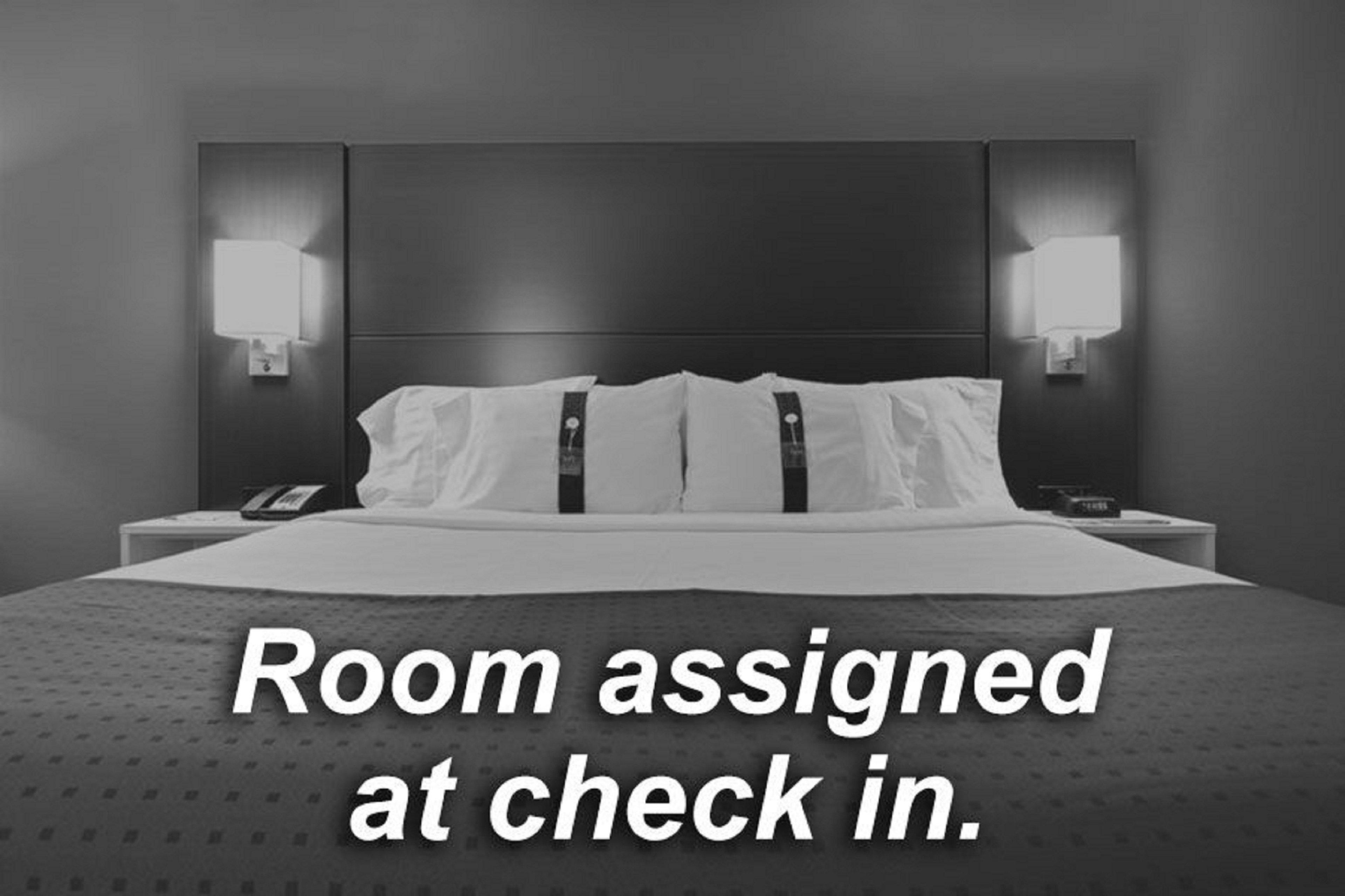 Holiday Inn Express & Suites Springfield By Ihg Bagian luar foto