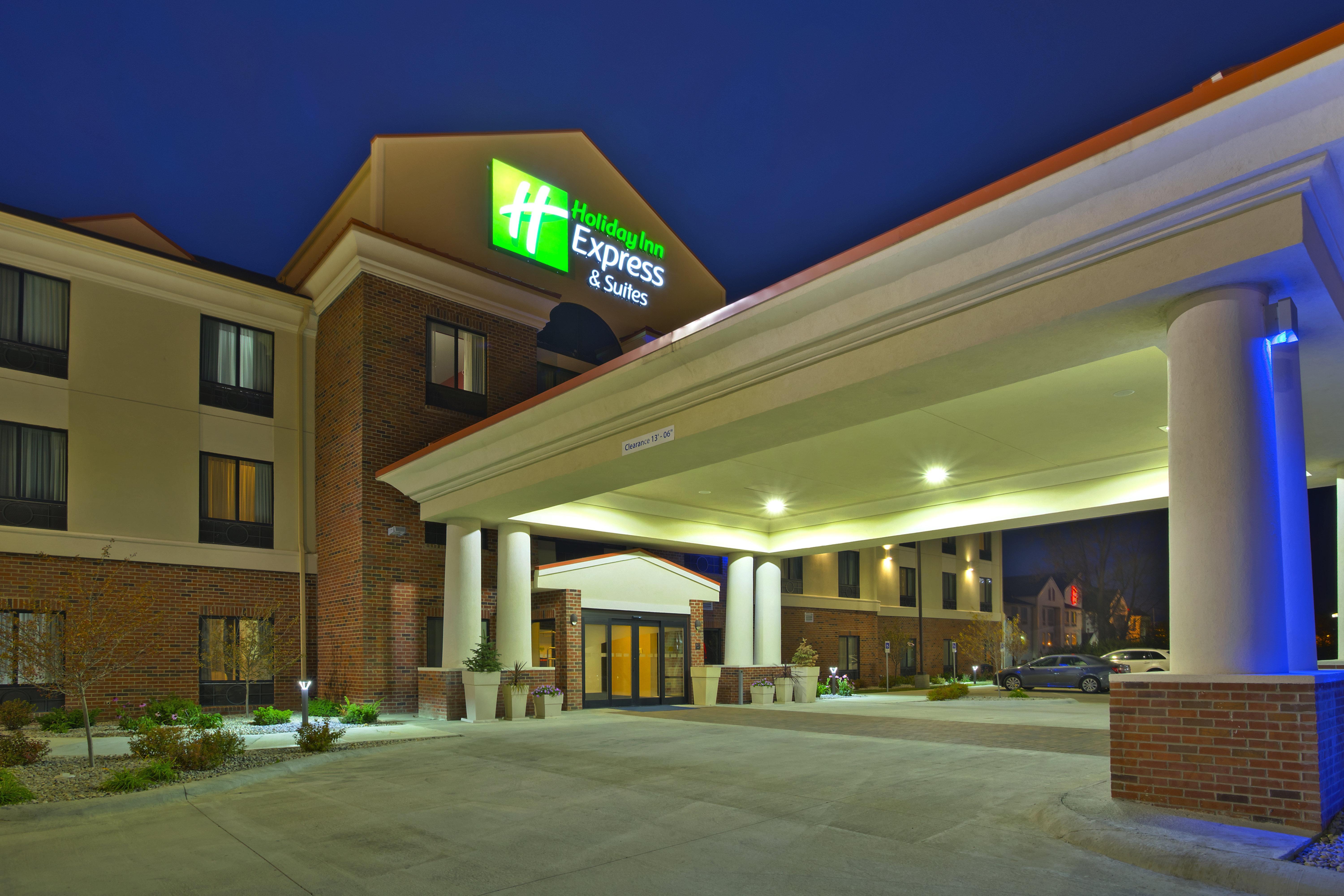 Holiday Inn Express & Suites Springfield By Ihg Bagian luar foto