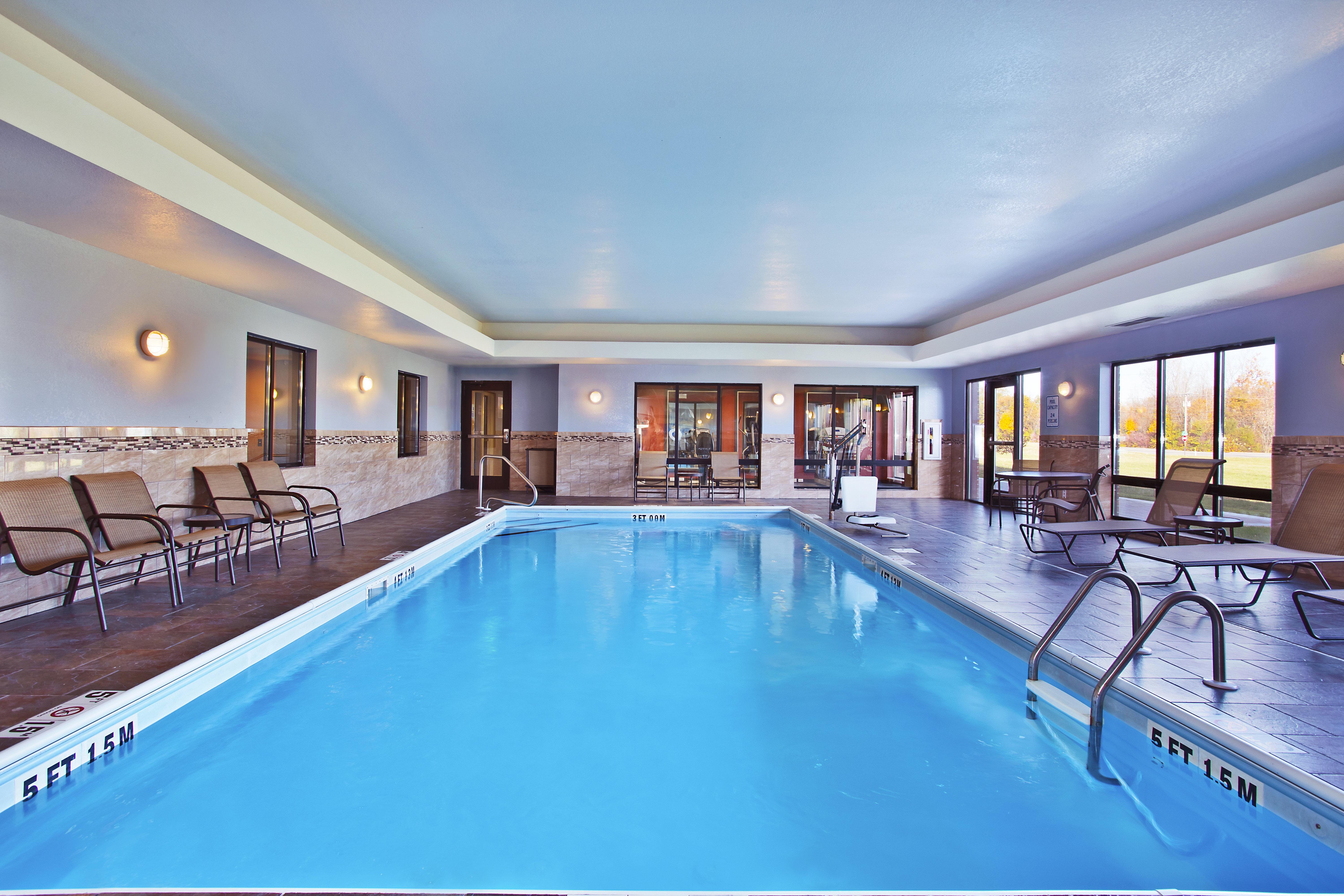 Holiday Inn Express & Suites Springfield By Ihg Bagian luar foto